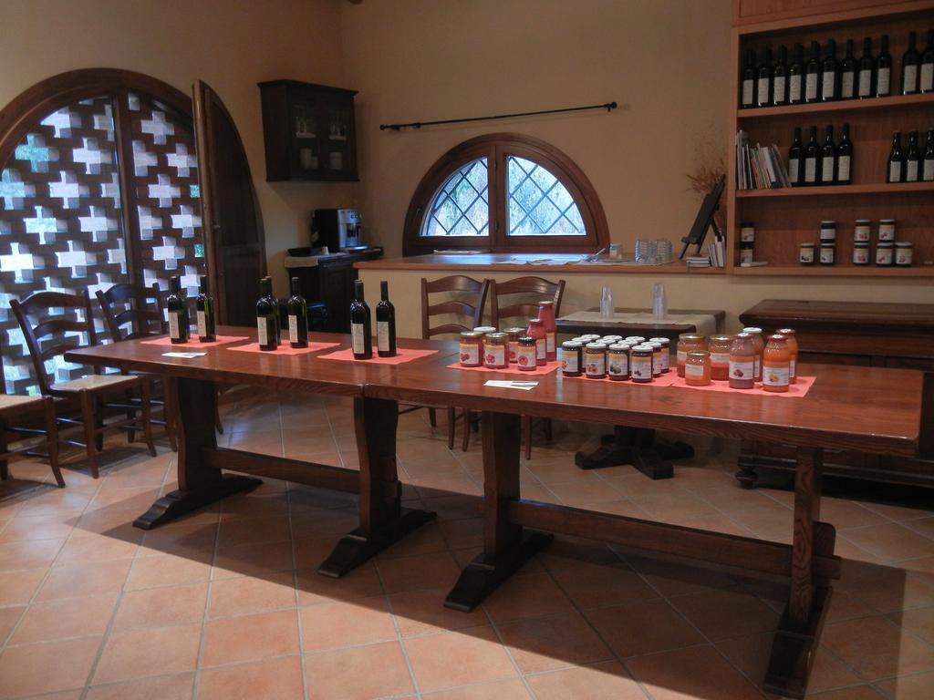 La Colombarola Agriturismo Farneto Luaran gambar