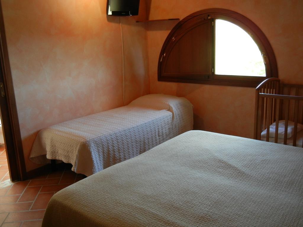 La Colombarola Agriturismo Farneto Luaran gambar